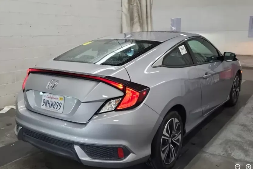 2016 Honda Civic EX-L photo 1