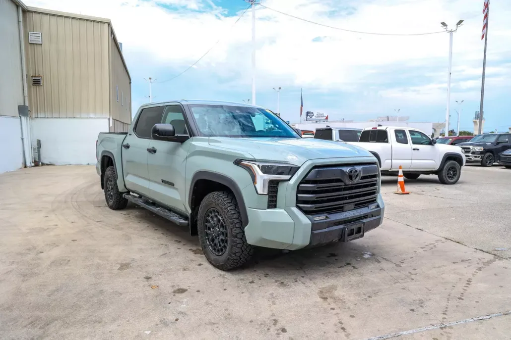 2025 Toyota Tundra SR5 photo 1