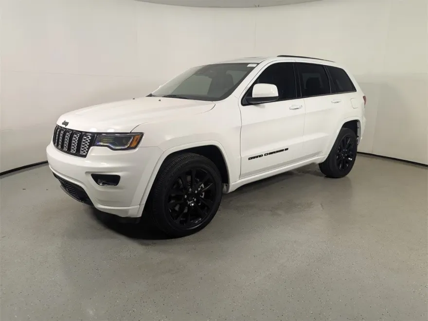 2022 Jeep Cherokee Laredo X photo 1