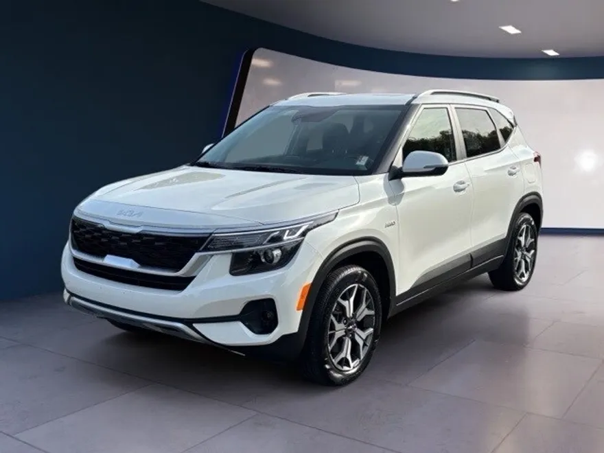 2023 Kia Seltos EX photo 1