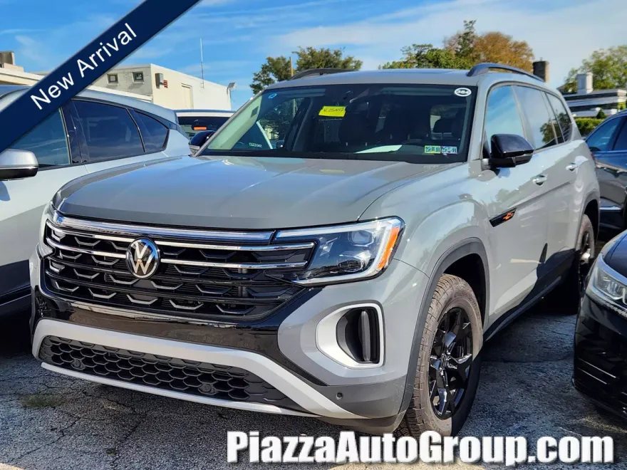 2025 Volkswagen Atlas Peak Edition photo 1