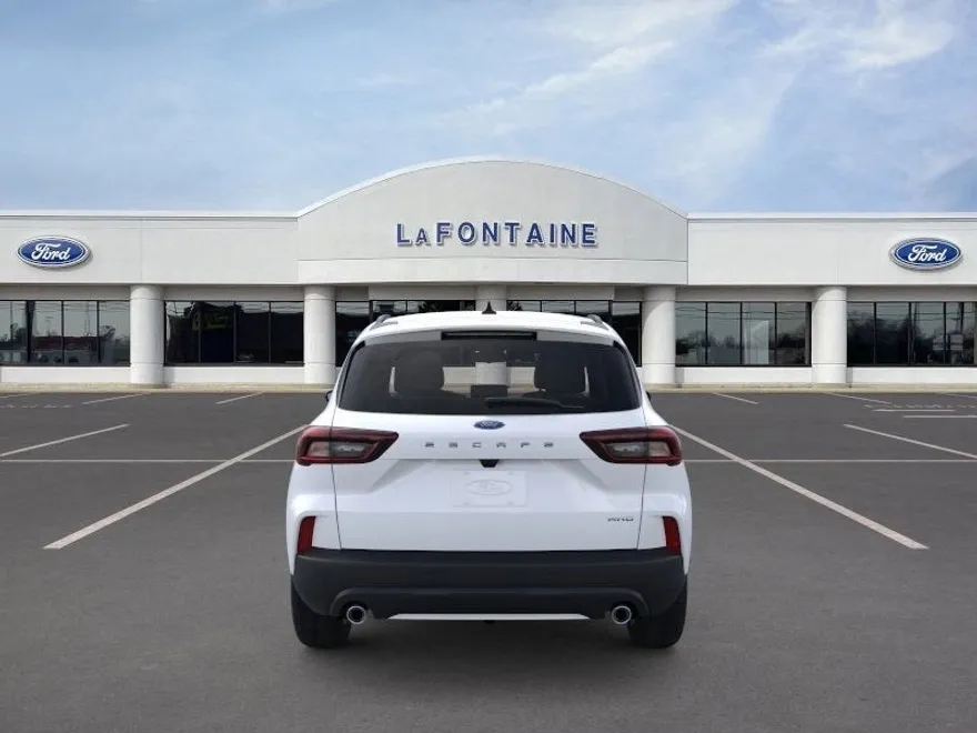 2025 Ford Escape ST-Line photo 1