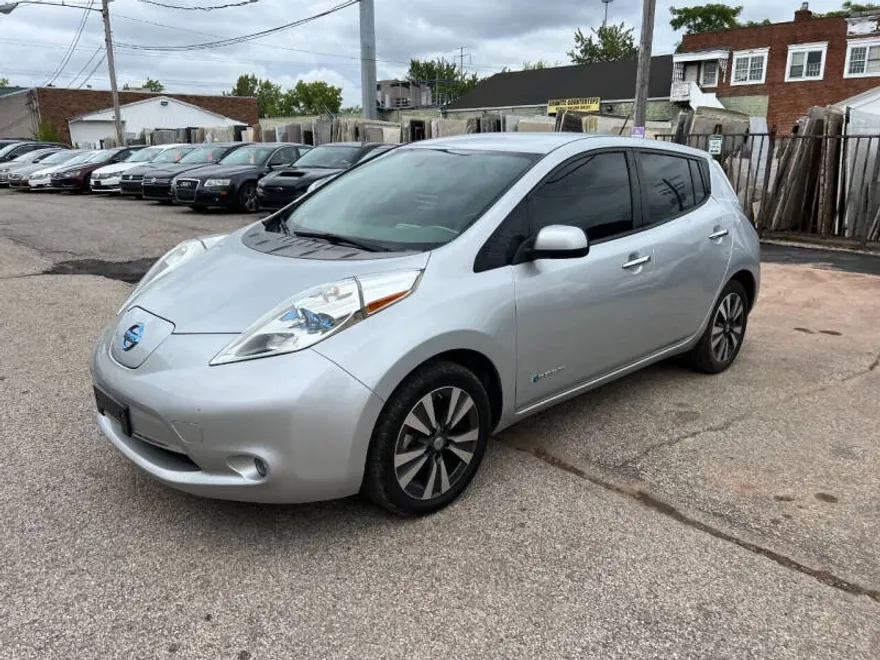 2015 Nissan Leaf S photo 1