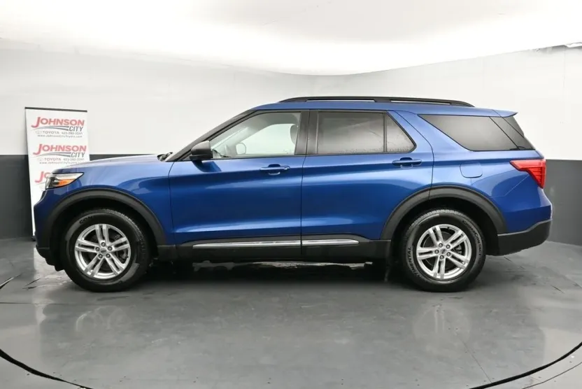2020 Ford Explorer XLT photo 1