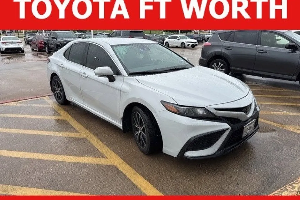 2023 Toyota Camry SE photo 1