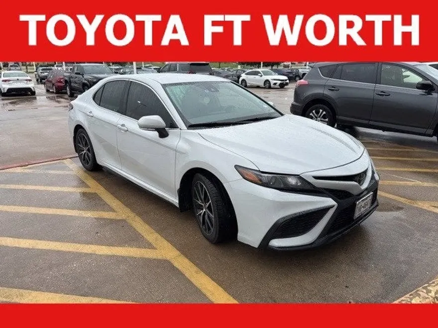 2023 Toyota Camry SE photo 1