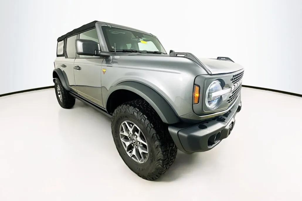 2023 Ford Bronco Badlands photo 1