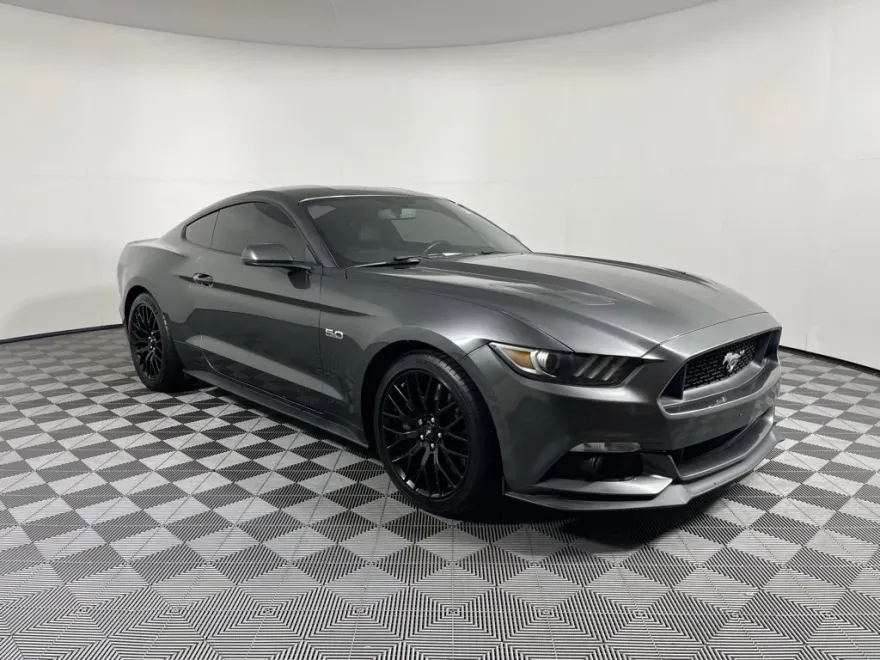 2016 Ford Mustang GT Premium photo 1