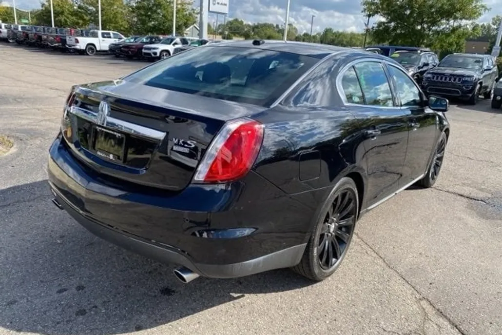 2012 Lincoln MKS Base photo 1