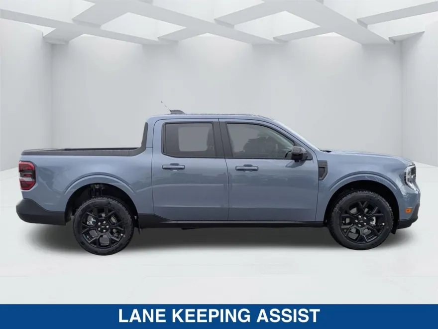 2025 Ford Maverick Lariat photo 1