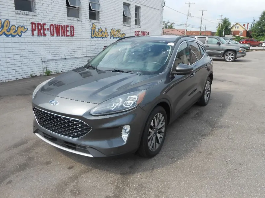 2020 Ford Escape Titanium Hybrid photo 1
