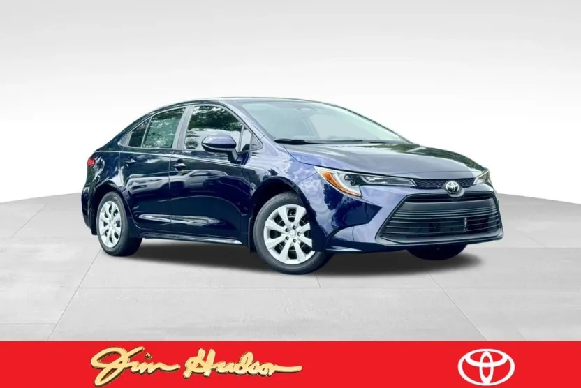 2025 Toyota Corolla LE photo 1