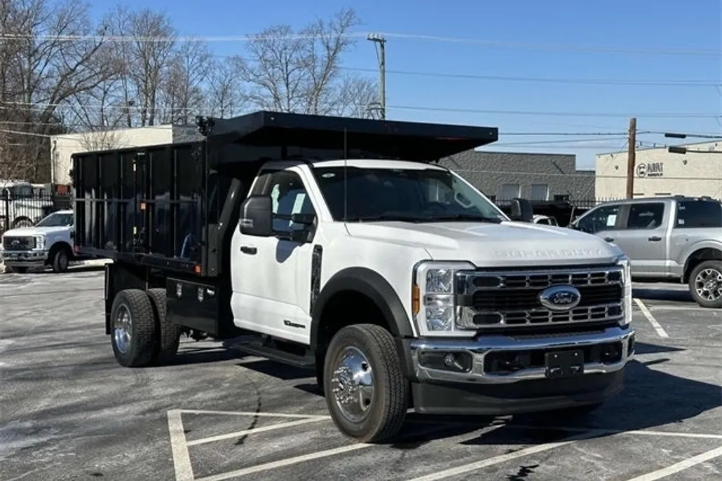 2024 Ford F-450 photo 1