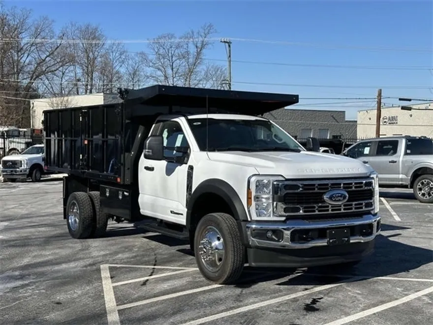 2024 Ford F-450 photo 1