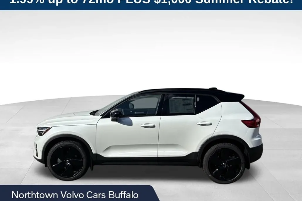 2026 Volvo XC40 photo 1