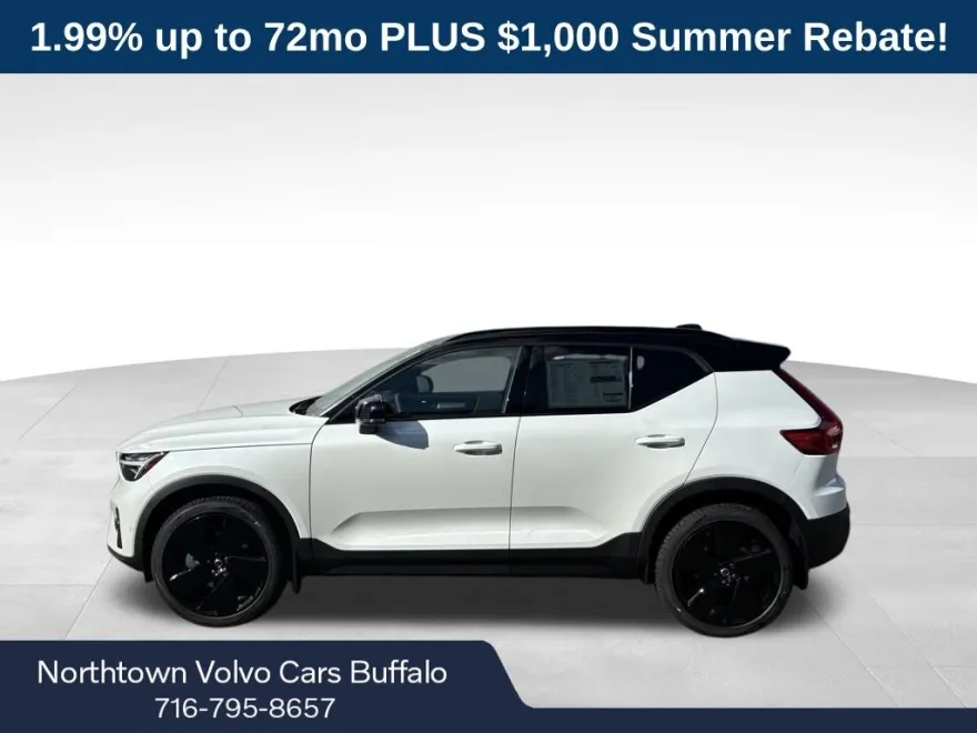 2026 Volvo XC40 photo 1