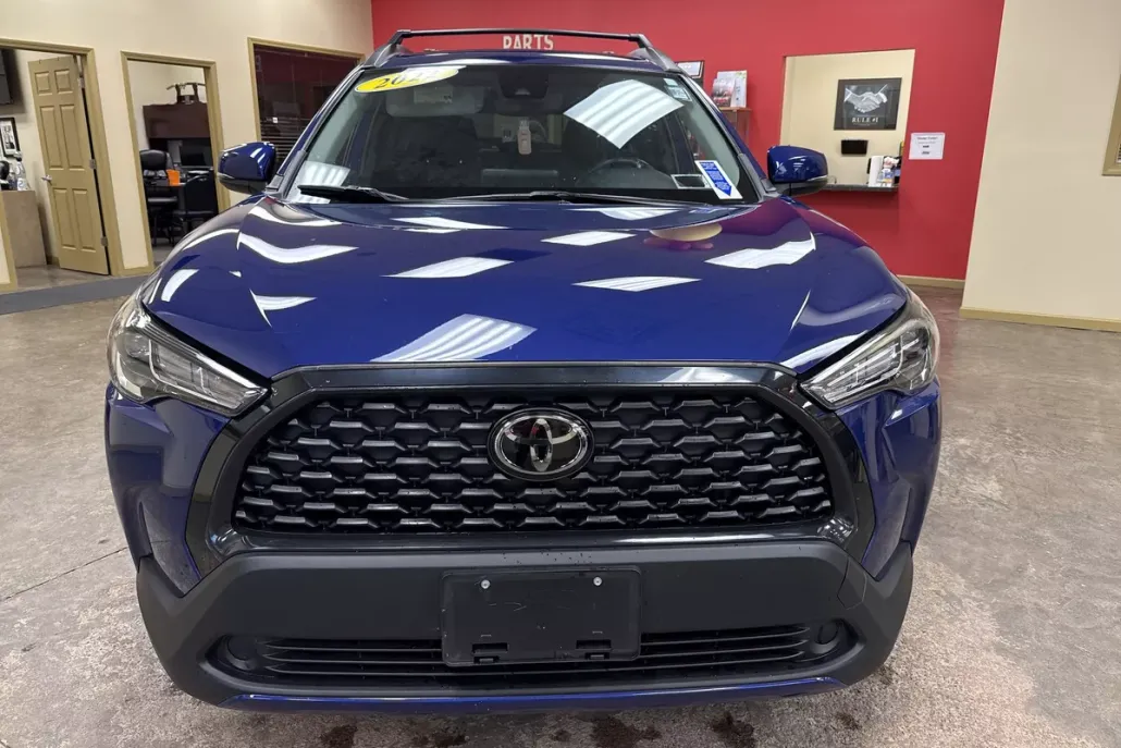 2022 Toyota Corolla Cross LE photo 1