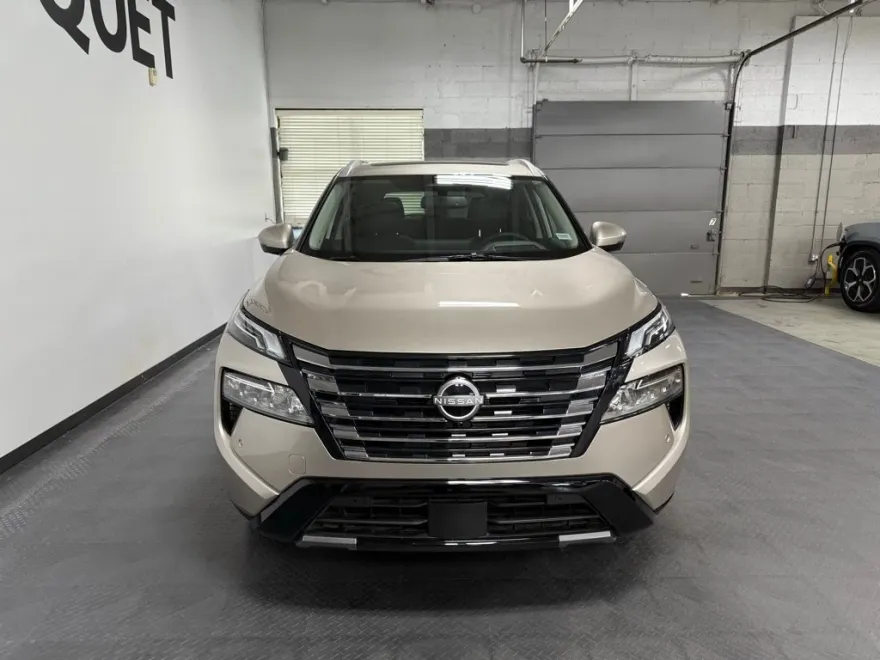2025 Nissan Rogue Platinum photo 1