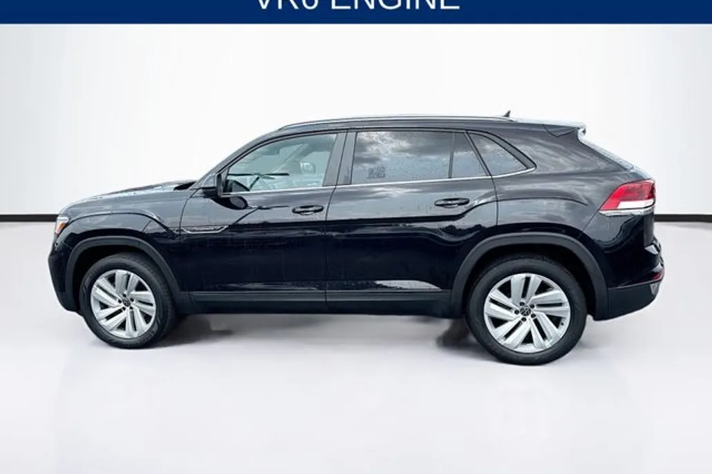 2022 Volkswagen Atlas Cross Sport V6 SE Technology photo 1