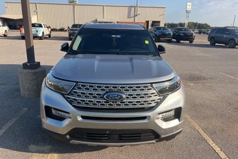2020 Ford Explorer Limited photo 1