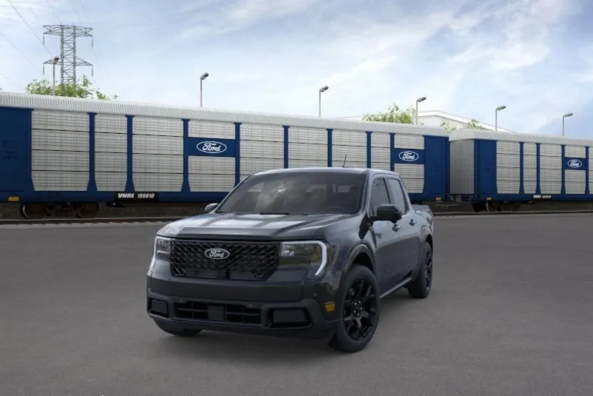 2025 Ford Maverick Lariat photo 1
