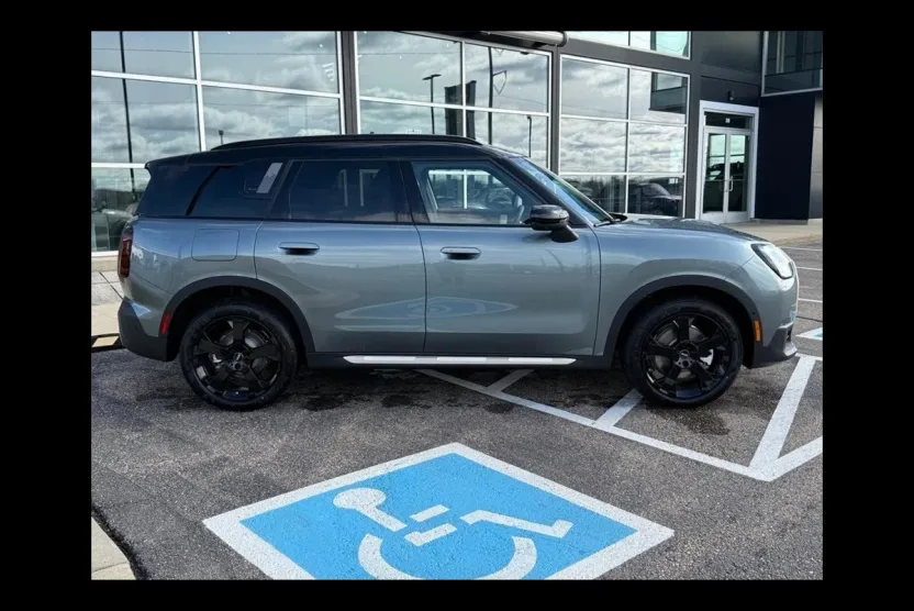 2025 Mini Countryman ALL4 S photo 1