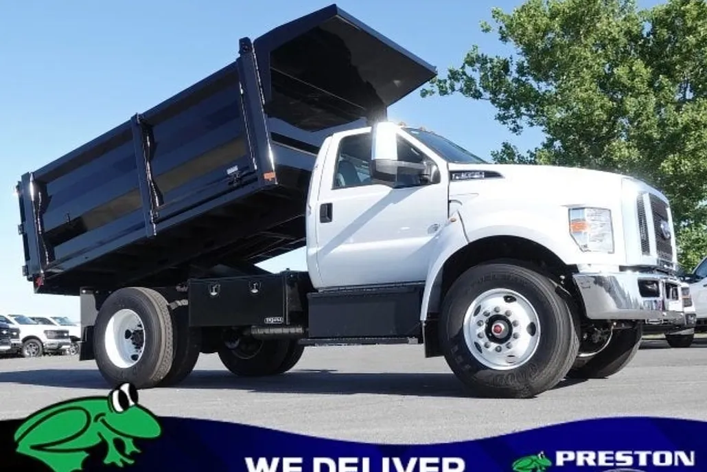 2025 Ford F-650 photo 1