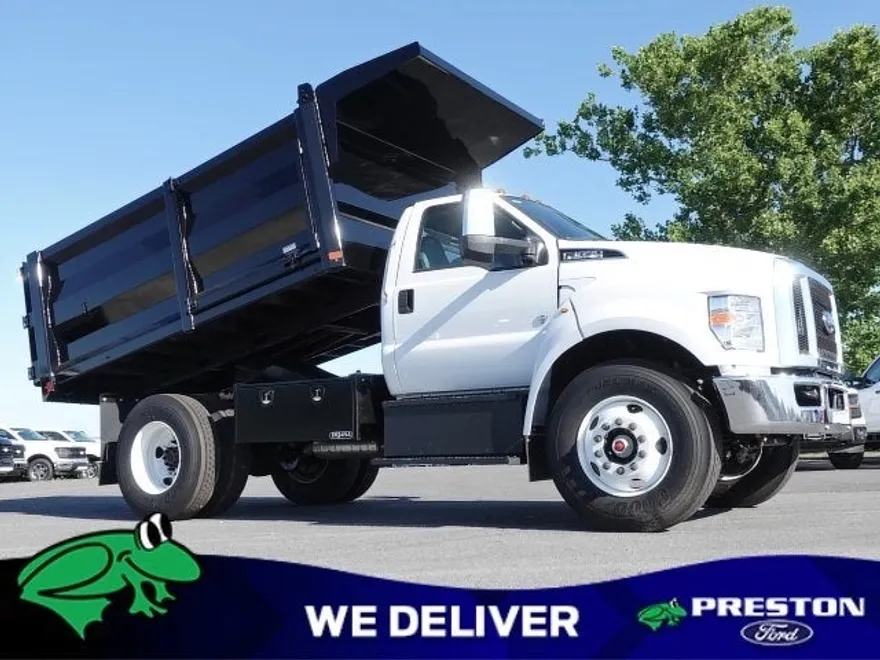 2025 Ford F-650 photo 1