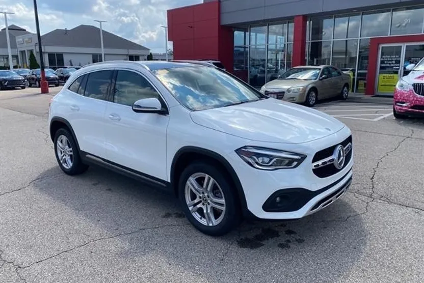 2021 Mercedes Benz GLA 250 4MATIC photo 1