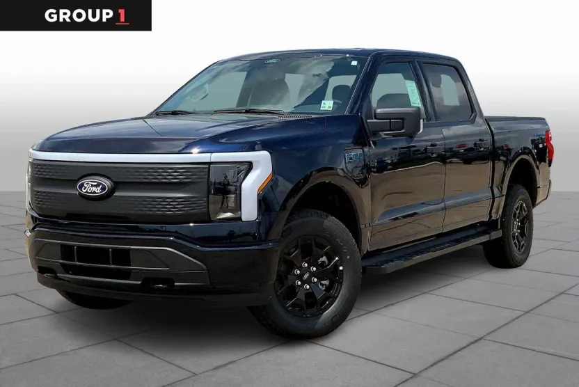 2025 Ford F-150 Lightning XLT photo 1