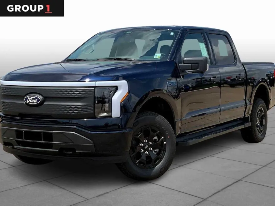 2025 Ford F-150 Lightning XLT photo 1