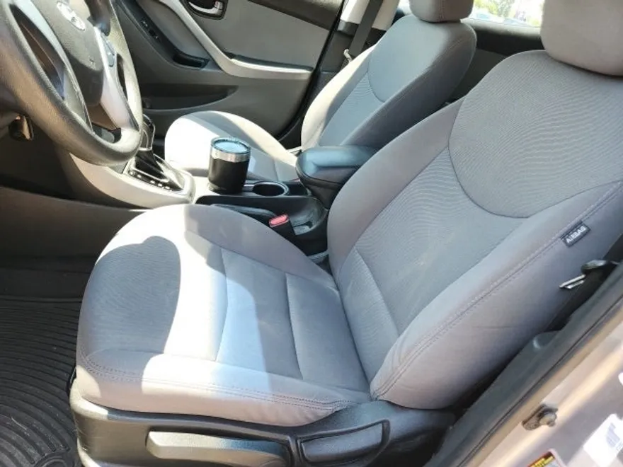 2015 Hyundai Elantra SE photo 1