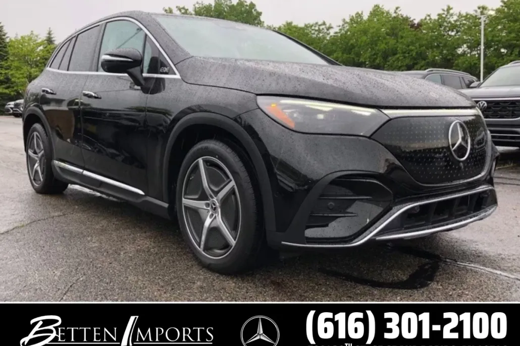 2023 Mercedes Benz 500 4MATIC photo 1