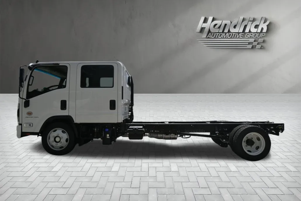 2025 Chevrolet Silverado 4500HD photo 1