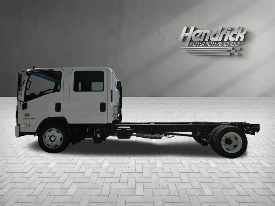 2025 Chevrolet Silverado 4500HD photo 1