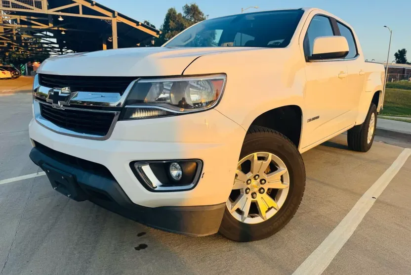 2019 Chevrolet Colorado LT photo 1