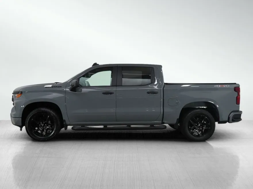 2024 Chevrolet Silverado 1500 Custom photo 1