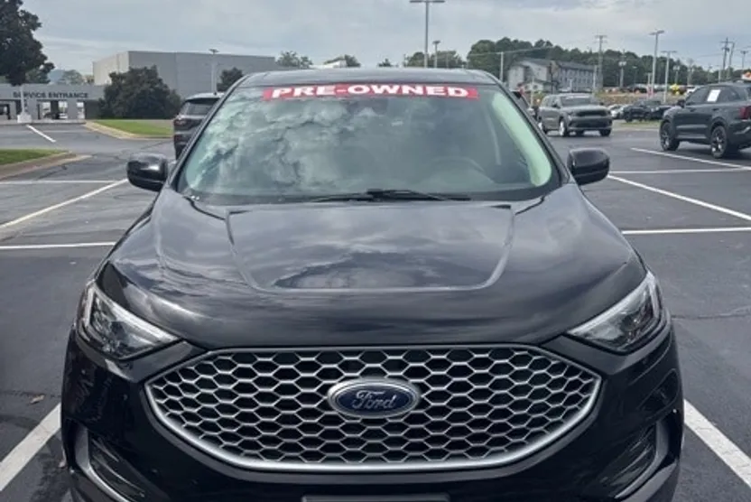 2024 Ford Edge SEL photo 1