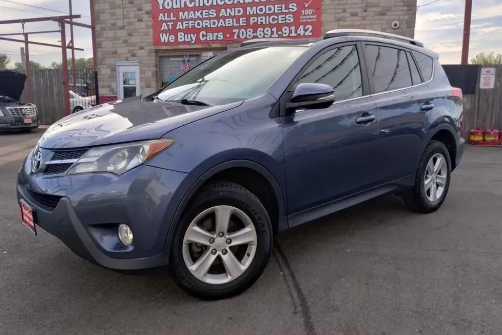 2013 Toyota RAV4 XLE photo 1