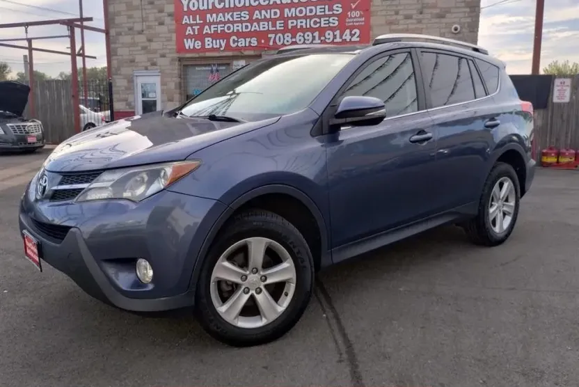 2013 Toyota RAV4 XLE photo 1