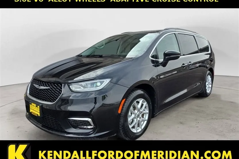 2022 Chrysler Pacifica Touring L photo 1