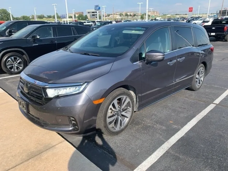 2021 Honda Odyssey Touring photo 1