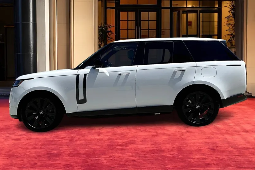 2025 Land Rover Range Rover SE photo 1