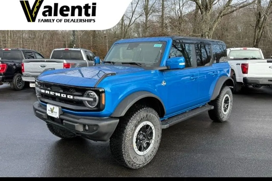 2024 Ford Bronco Outer Banks photo 1