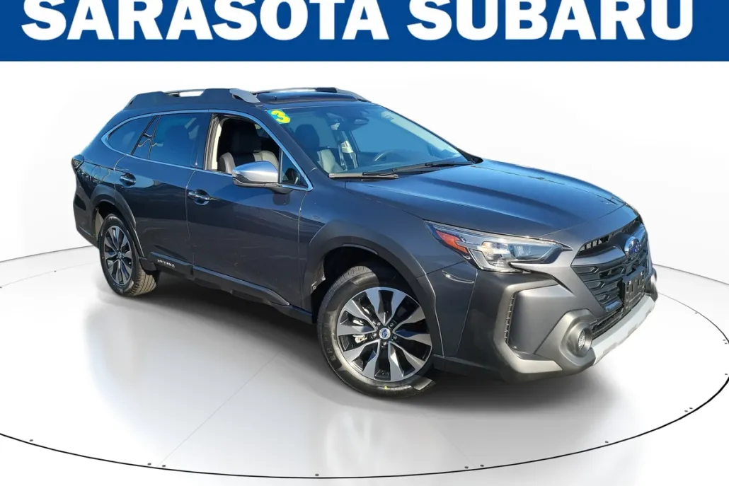 2023 Subaru Outback Touring XT photo 1