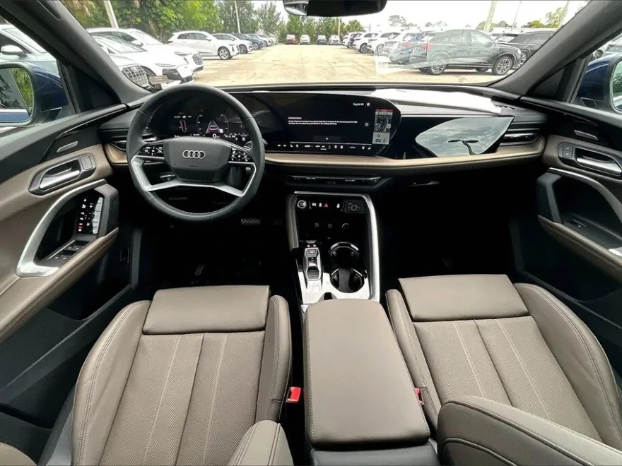 2025 Audi Q5 2.0T Premium Plus photo 1