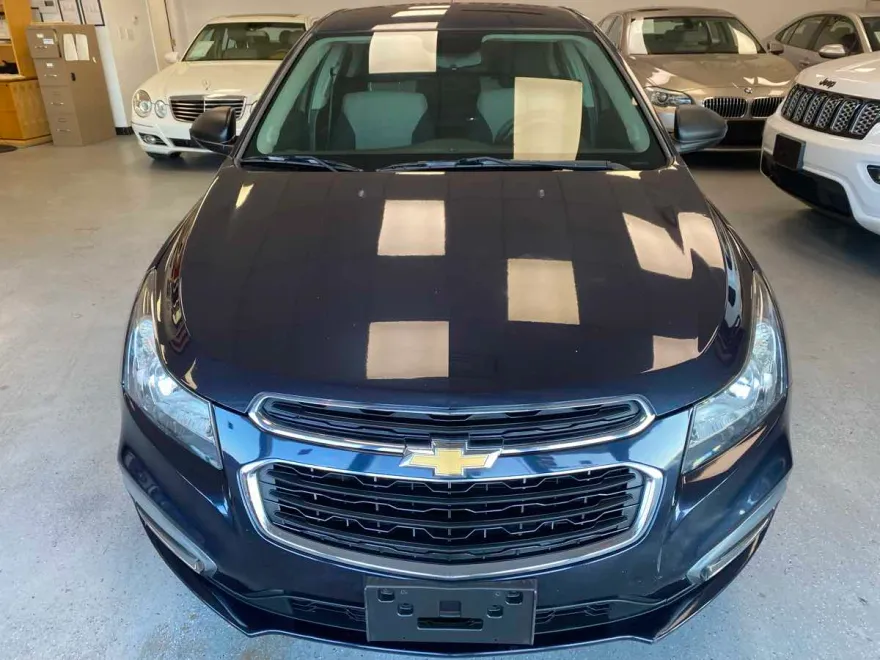2016 Chevrolet Cruze LS photo 1