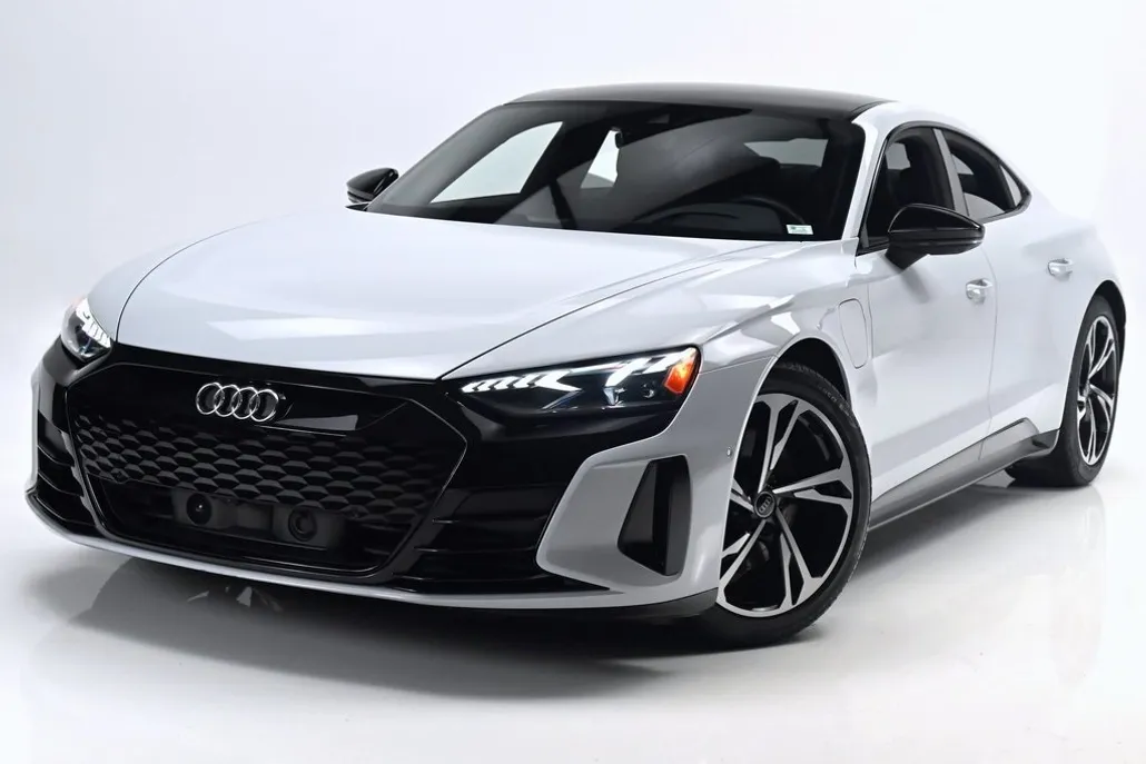 2022 Audi e-tron GT Prestige photo 1