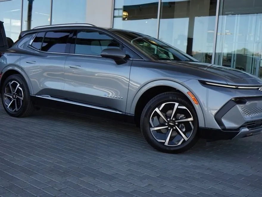 2025 Chevrolet Equinox EV 1LT photo 1