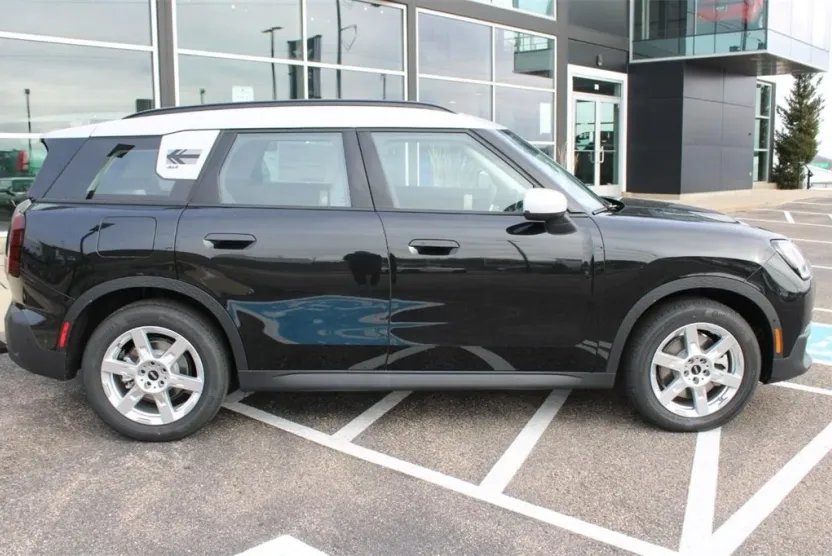 2025 Mini Countryman ALL4 S photo 1